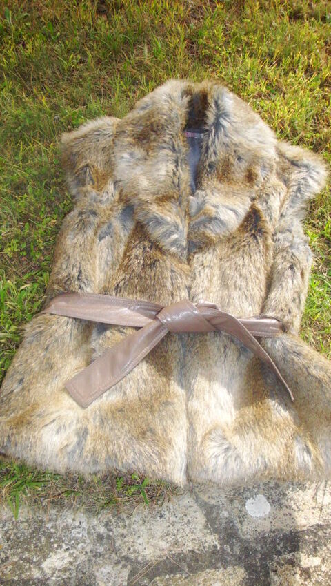 Veste sans manches en fourrure synthetique 20 Nimes (30)