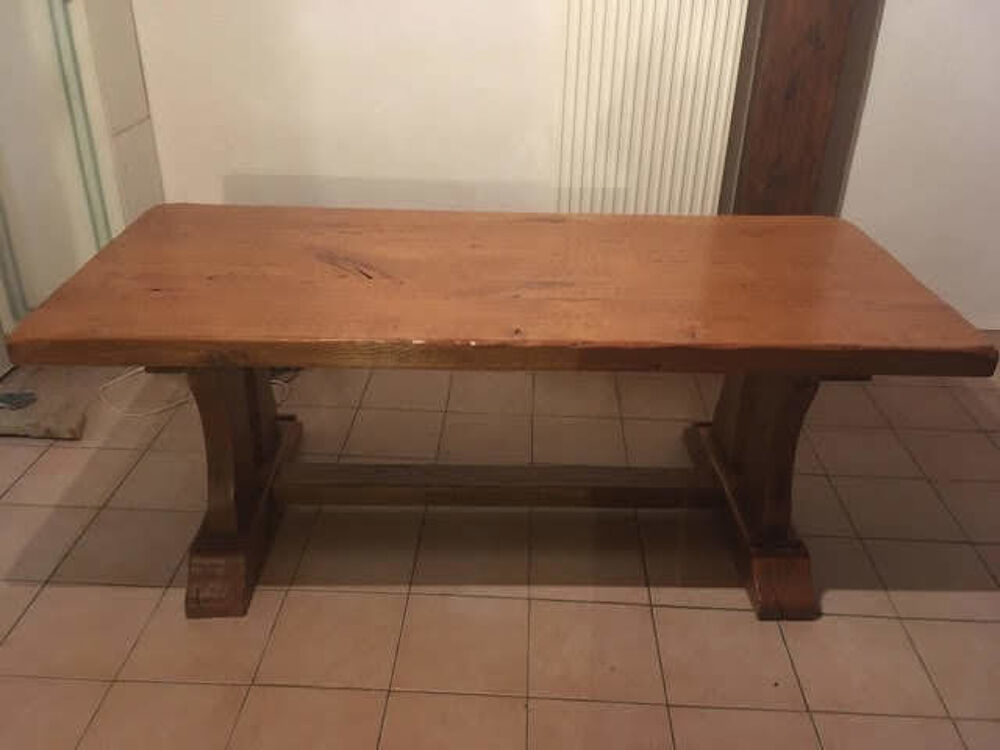 Table monast&egrave;re en ch&ecirc;ne massif 
Meubles