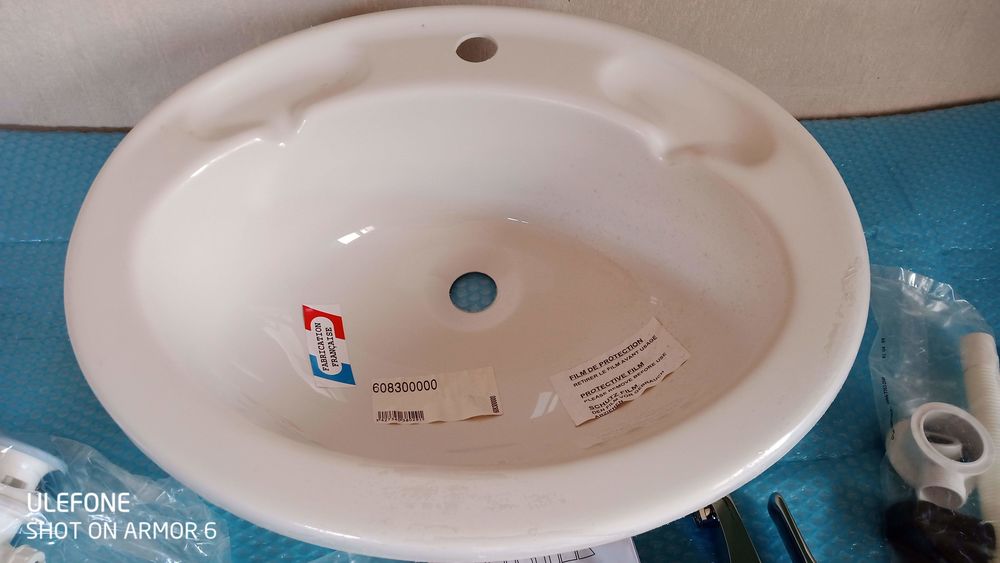 Vasque en fibre de verre et robinetterie Bricolage