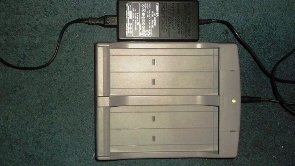 double chargeur Toshiba PA 2488U Matériel informatique