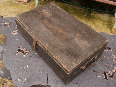 Ancienne Caisse Bois Outils ou Munitions Militaire. 20 Loches (37)