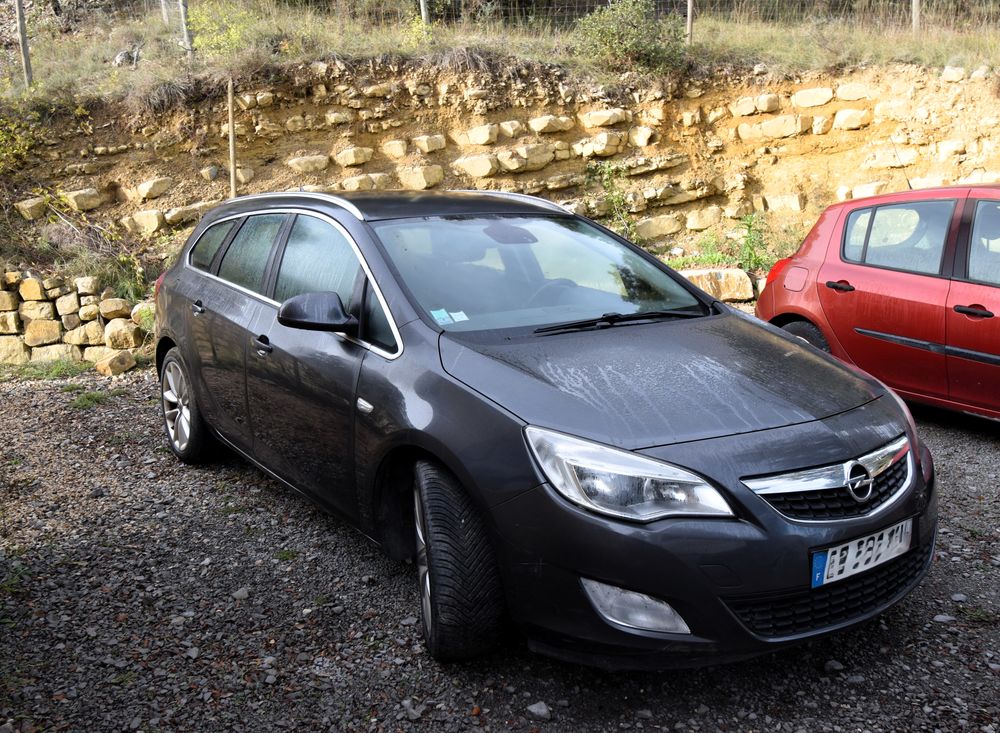 Astra Sports Tourer 1.7 CDTI 110 ch FAP Cosmo 2011 occasion 07170 Villeneuve-de-Berg
