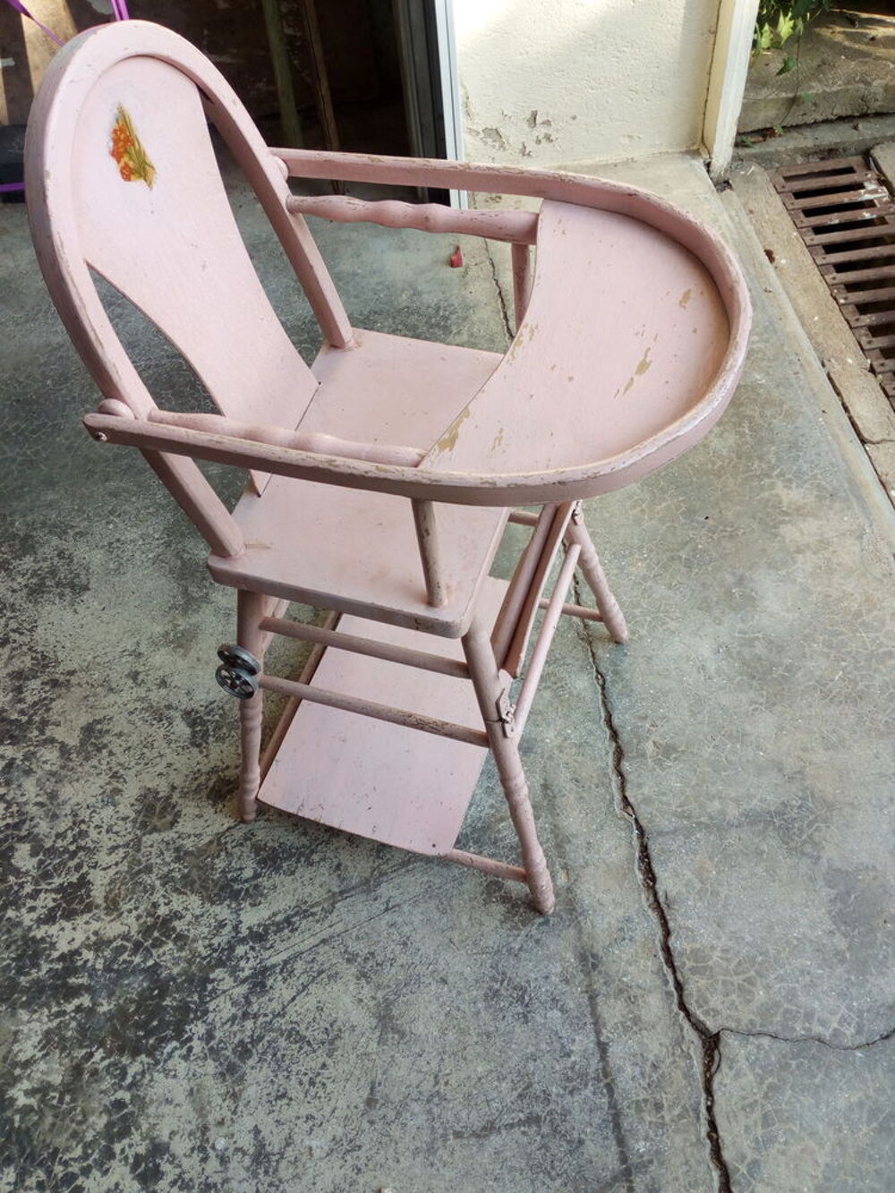JOLIE CHAISE HAUTE POUPEE EN BOIS Meubles