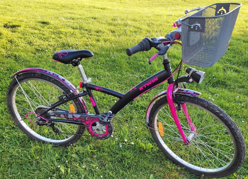 Velo Btwin 24 Pouces Fille Noir Et Rose Selle Velo Btwin Fille