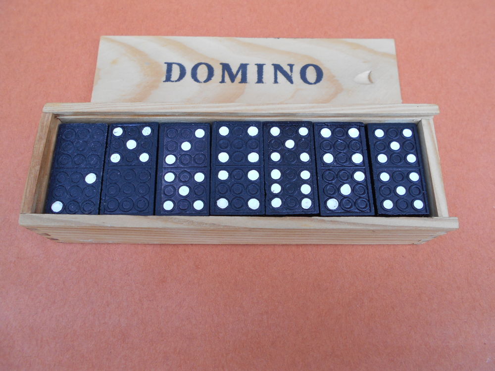 JEU " Dominos " Jeux / jouets