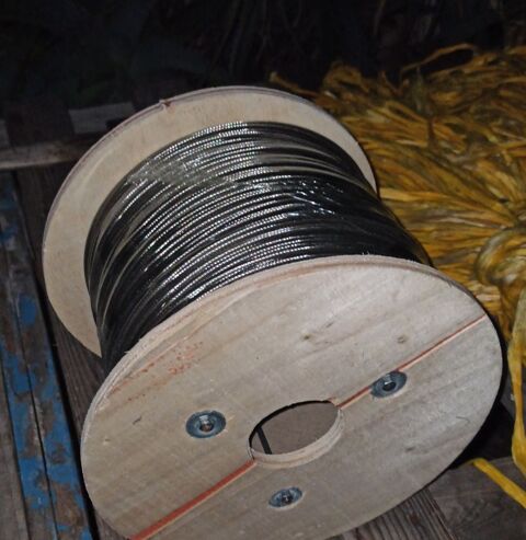 Bobine cable inox 300m diam 3,2mm 330 Frjus (83)