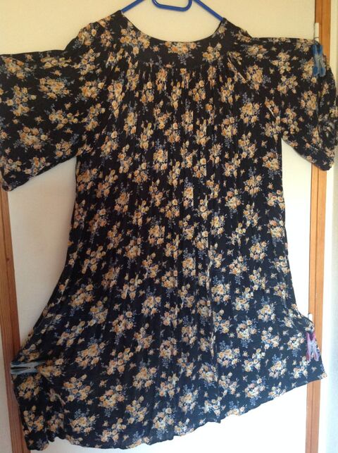 ROBE NOIRE  ROSES JAUNE ORANGE GRANDE TAILLE Envoi possibl 6 Trgunc (29)