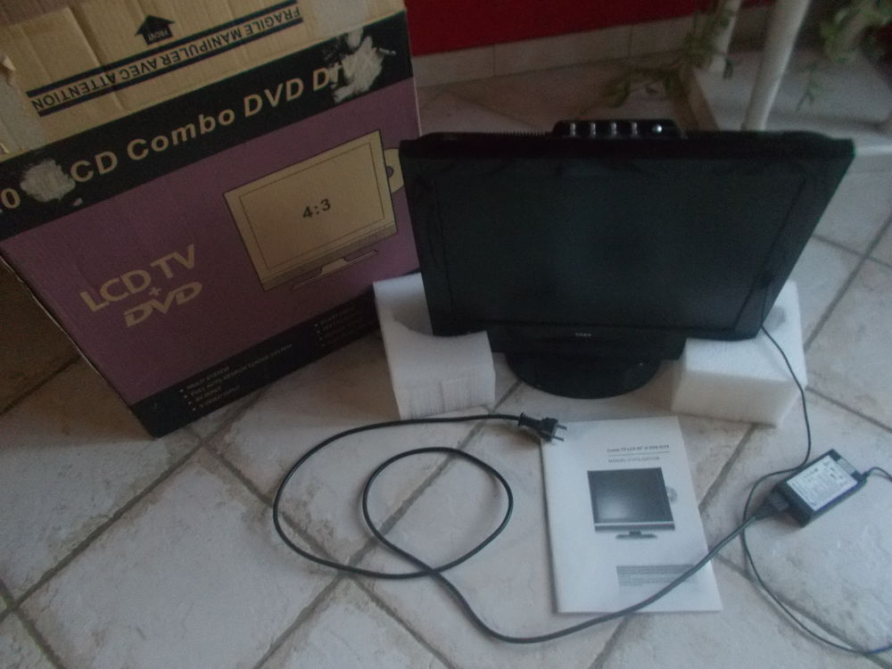 tele dvd lcd en 220 volt et 12 volt faire prix Photos/Video/TV