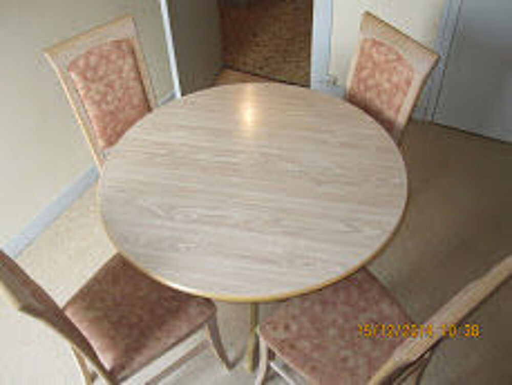 table et 4 chaises Meubles