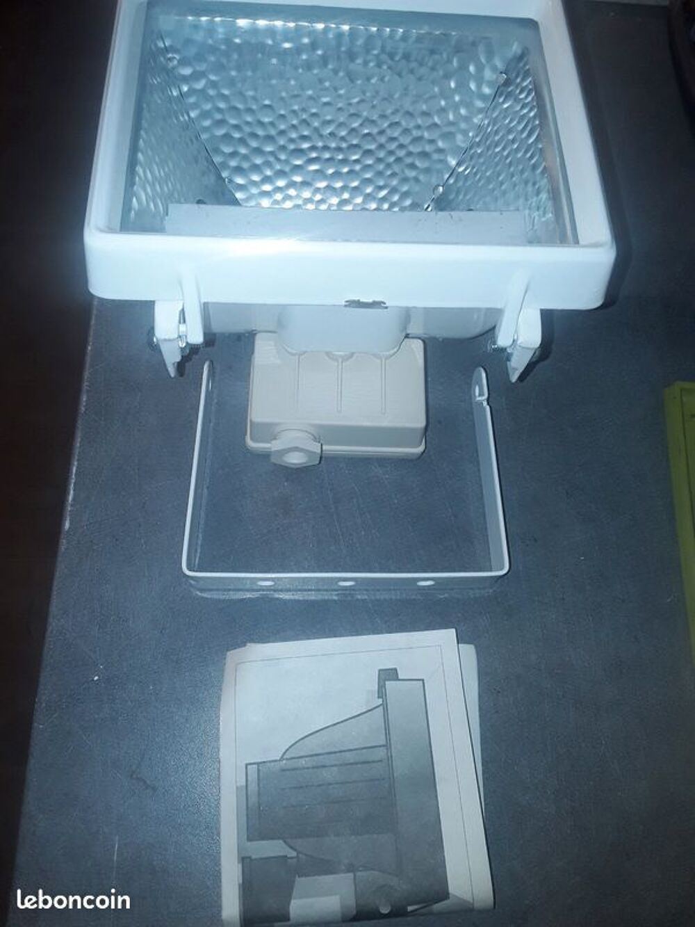Spot massive reference 74900/21/31 Bricolage