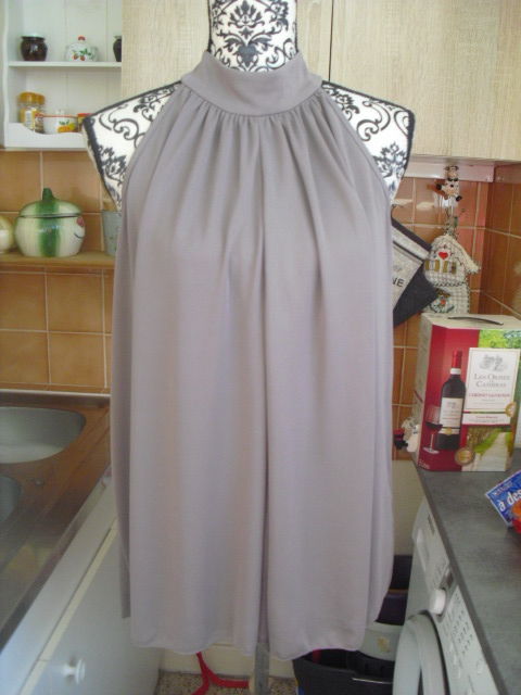  TOP fluide taupe sans manche NEUF JUS D ORANGE Taille  4
8 Lyon 5 (69)