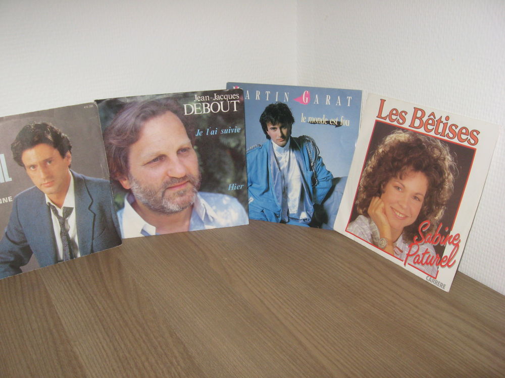 Vinyles 45 tours
Divers CD et vinyles