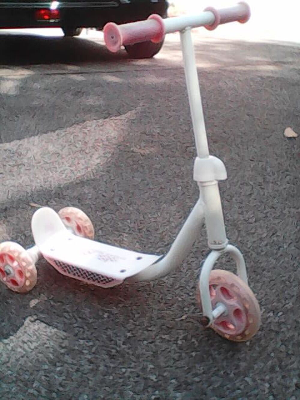 Trottinette enfant 3 roues 
Jeux / jouets