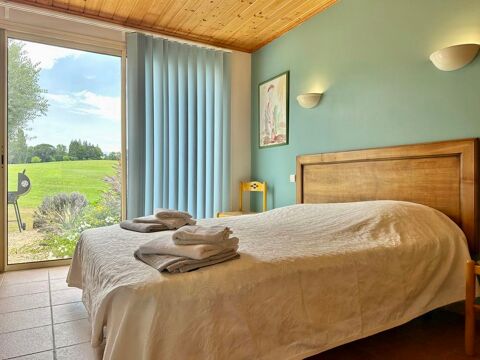    Maison avec 3 app.et un GRAND LOFT LUMINEUX  Villa - 12 pi�ce(s) - 460 m�