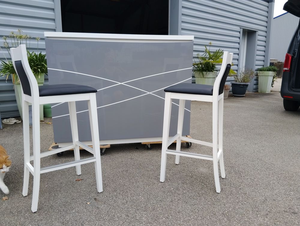 Table de bar avec 2 chaises hautes Meubles