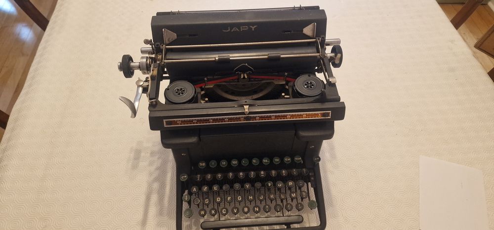 Machine a &eacute;crire de collection 