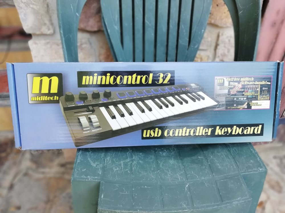 clavier ma&icirc;tre de marque Miditech, &eacute;tat neuf ! Instruments de musique