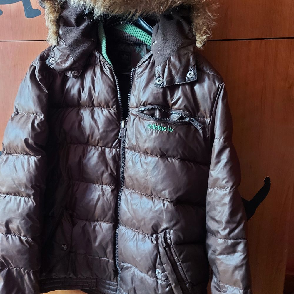 Beau blouson couleur marron Vêtements