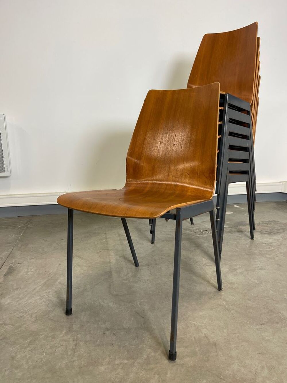 Lot de 8 chaises en bois ann&eacute;es 70, origine Allemagne Meubles
