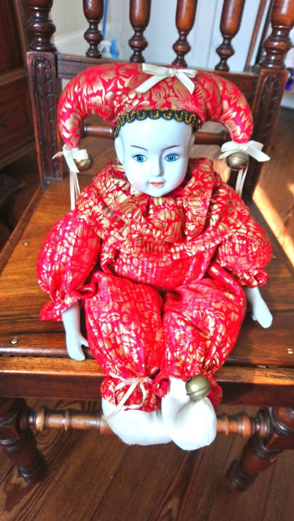 Poup&eacute;e Arlequin en porcelaine ann&eacute;es 1980 