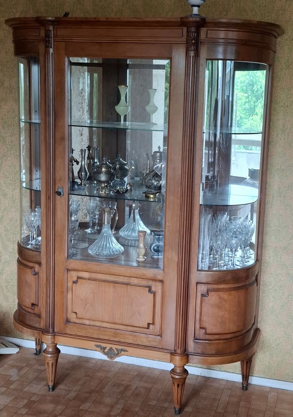 TR&Egrave;S BELLE VITRINE excellent &eacute;tat,comme neuve Meubles