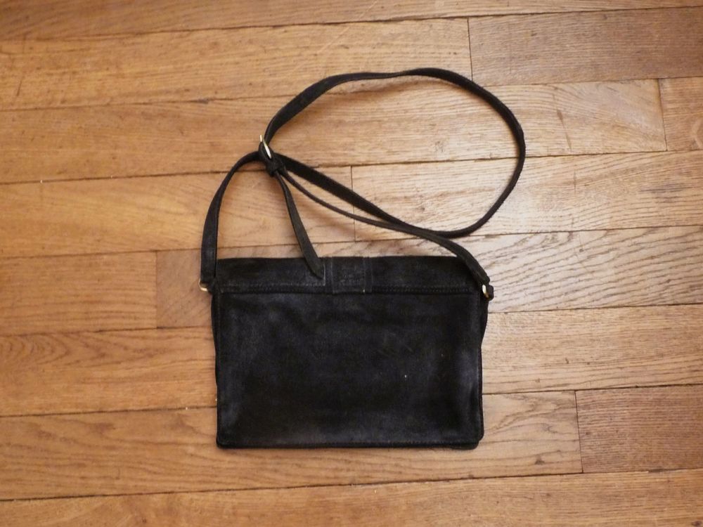 Sac &agrave; Main en Daim Noir avec Rabat Aimant&eacute;- Petite Mendigote Maroquinerie