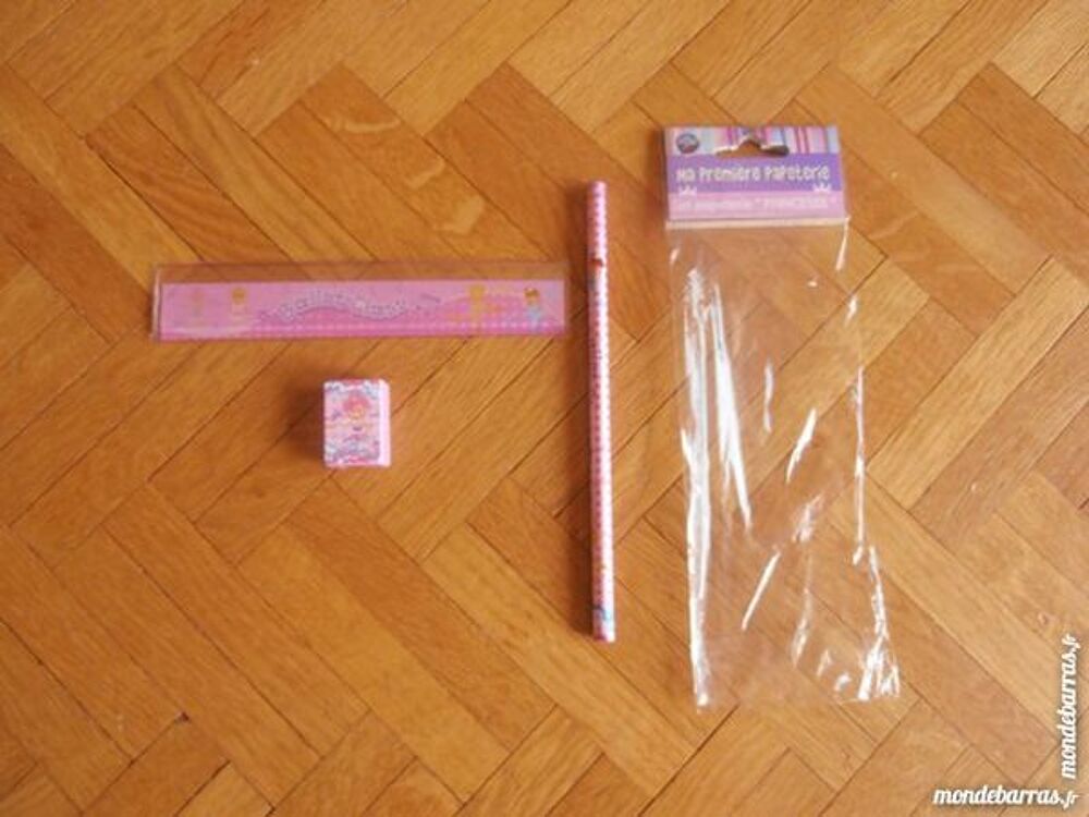 Set "Ma 1&egrave;re pap&egrave;terie" (28c) Jeux / jouets