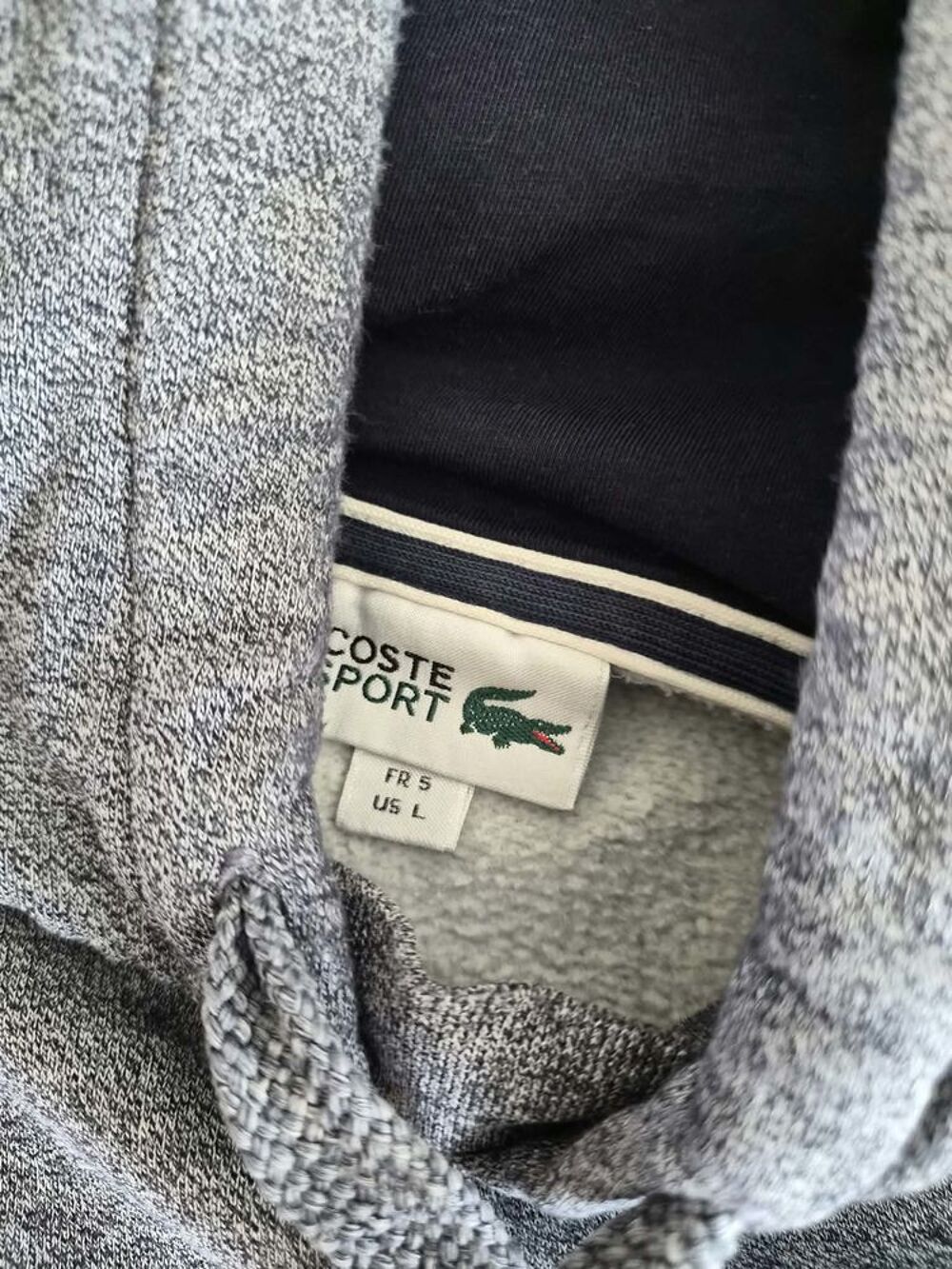 Sweat a capuche Lacoste taille 5 ( L ) Vêtements