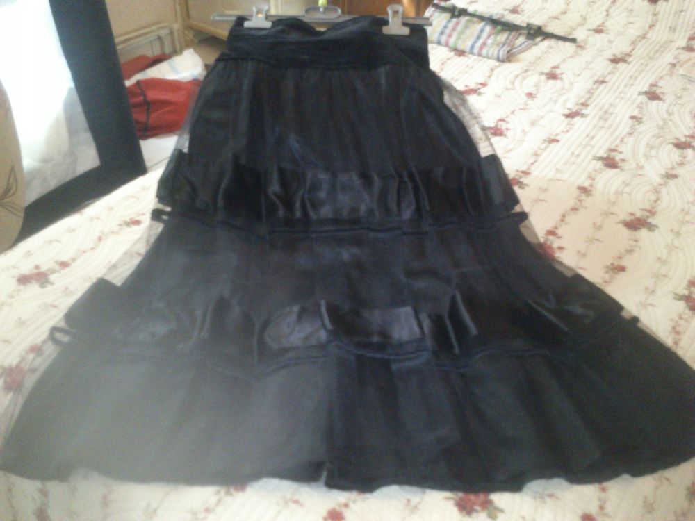 Jupe de f&ecirc;tes longue noire Vêtements