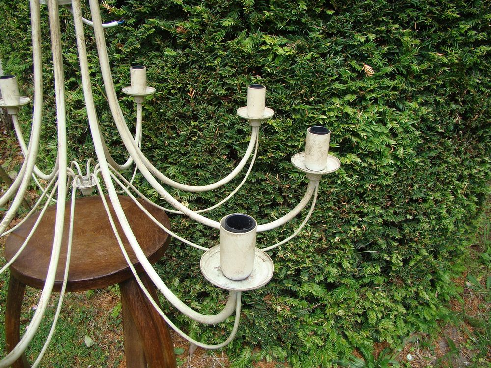 Lustre en acier &agrave; 8 branches
Décoration
