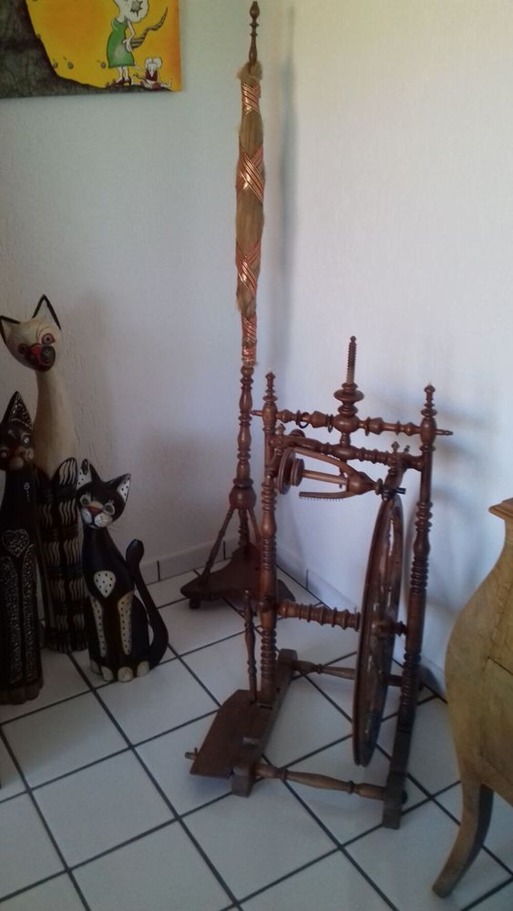 Rouet ancien avec quenouille 