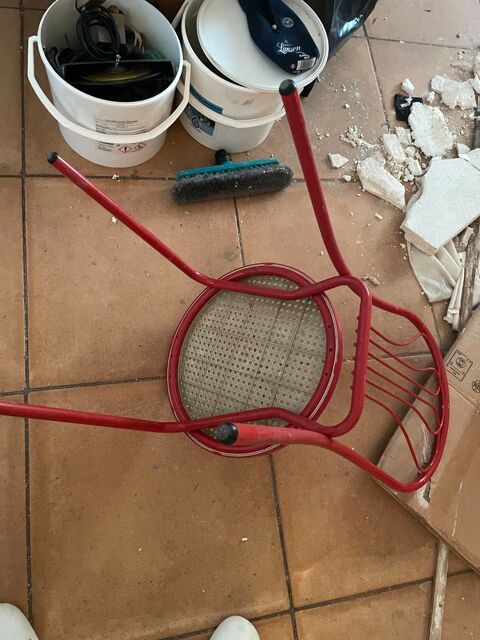 4 chaises style bistrot rouge 5 Mougins (06)