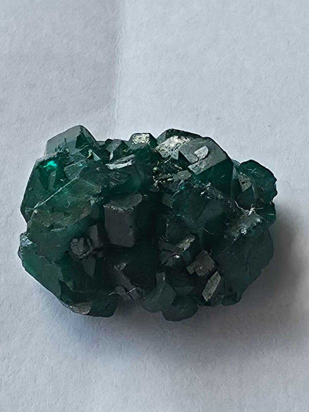 Sp&eacute;cimen Dioptase du Congo-Cristaux vert &eacute;meraude 7g 