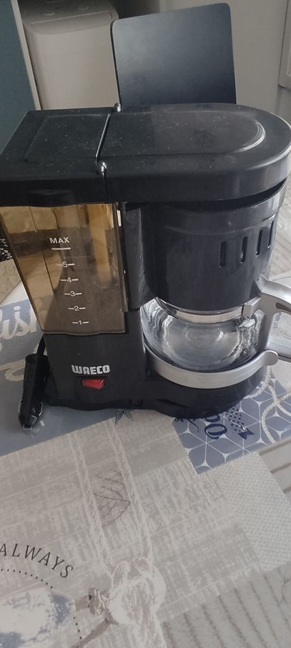 Cafeti&egrave;re 12 volts pour camping-car Electroménager