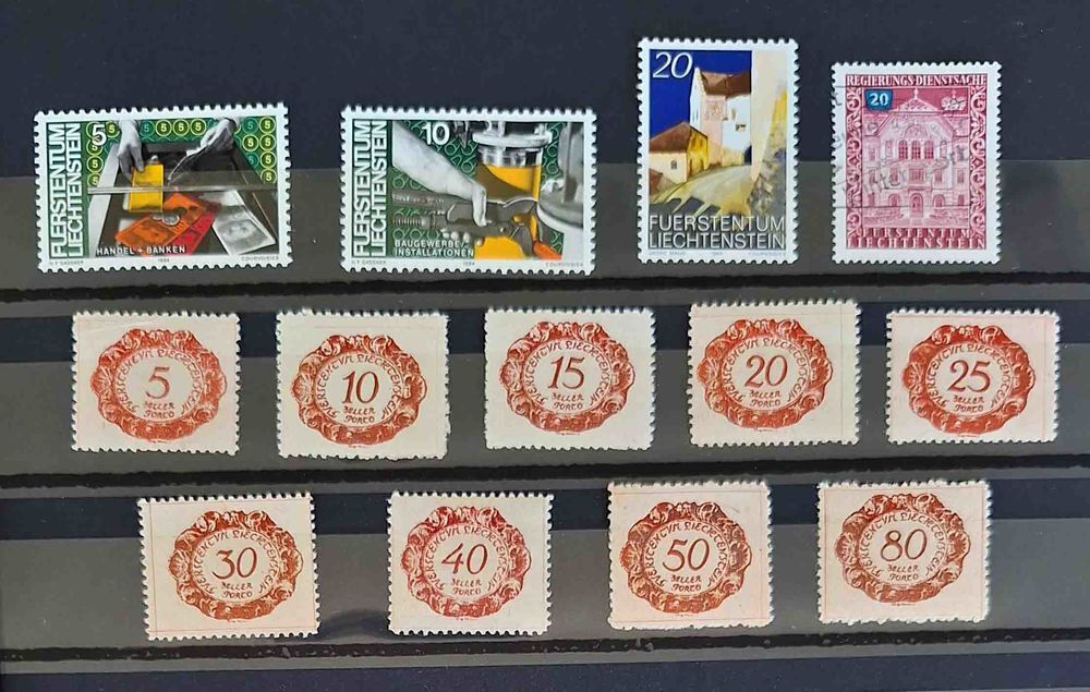S&eacute;rie de timbres de collection du Liechtenstein 