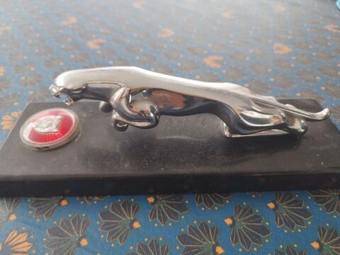 Mascotte Jaguar d'origine, avec son logo de la marque 400 Ceyreste (13)