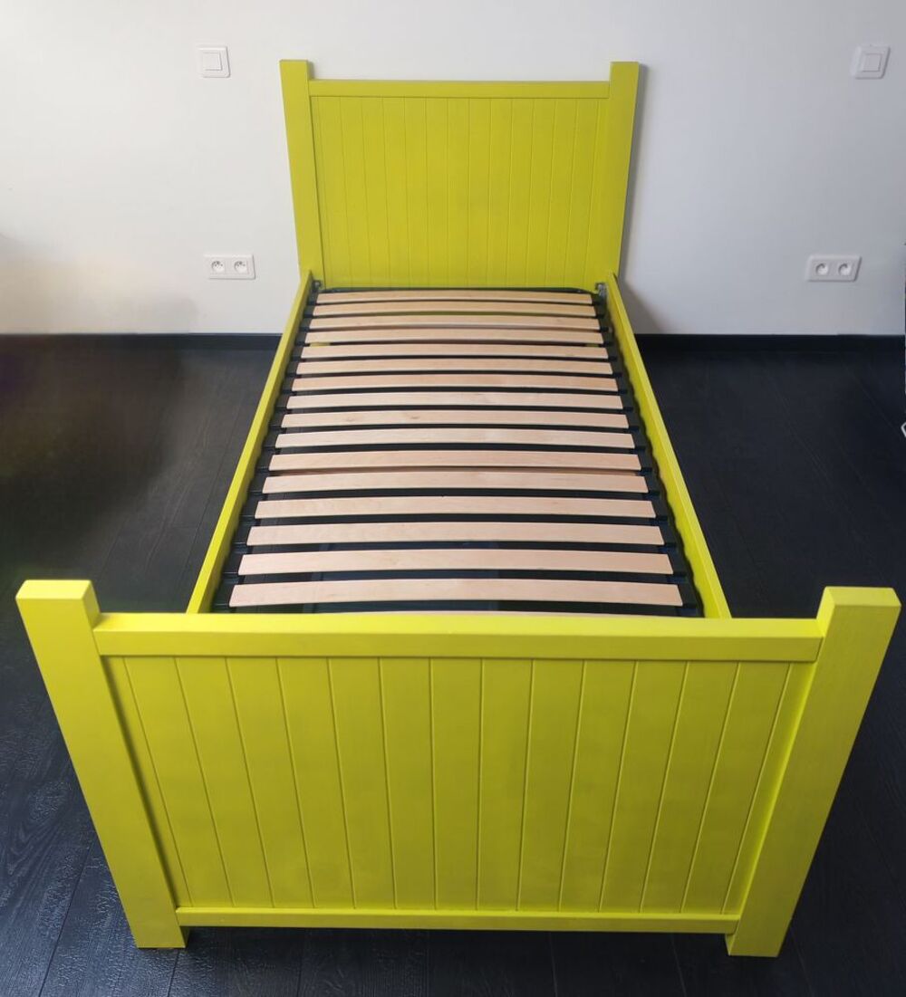 Ensemble lit, sommier et table de nuit Meubles