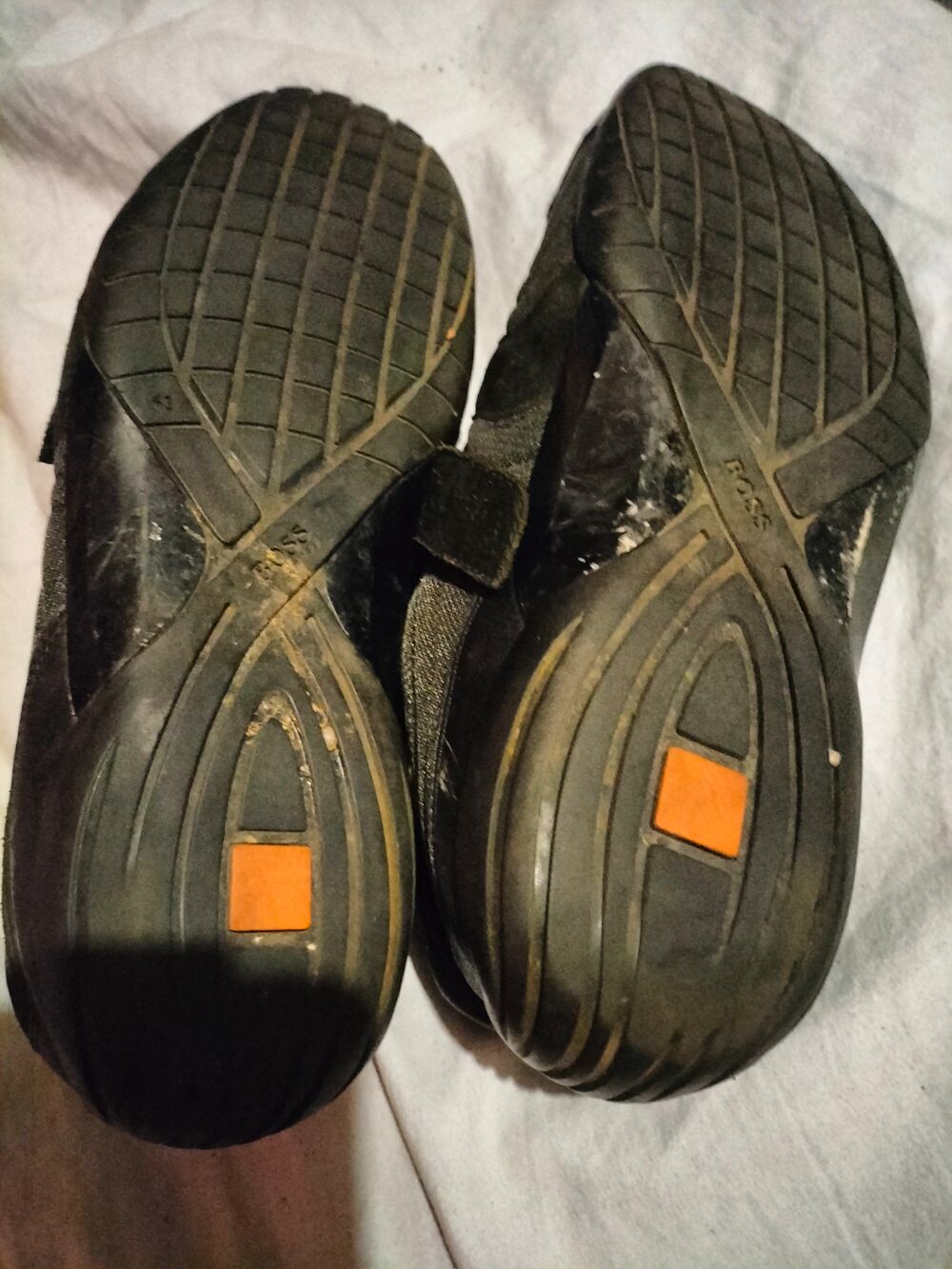 Basket Hugo Boss pointure 43 tr&egrave;s bon &eacute;tat Chaussures