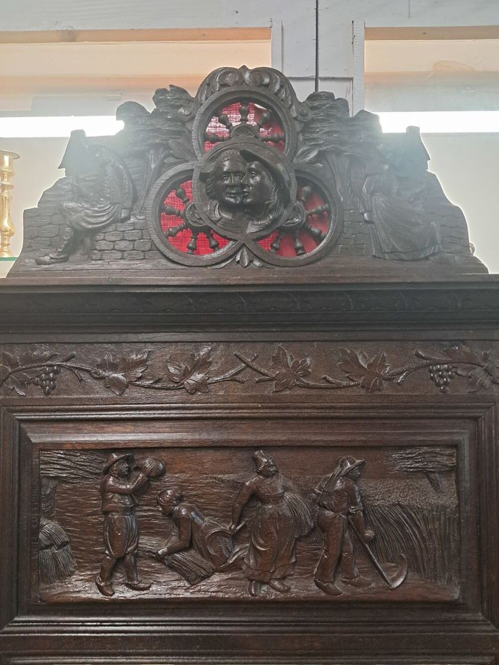 Miroir ancien, richement sculpt&eacute; en ch&ecirc;ne Décoration