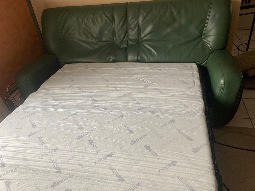 canap&eacute; cuir avec 2 fauteuils Meubles