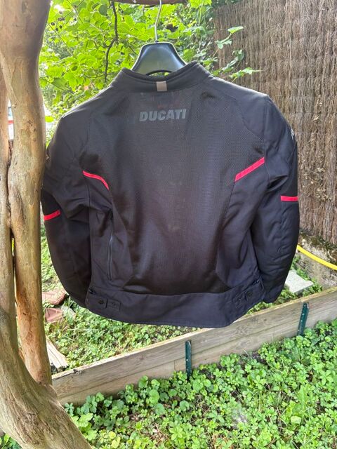 Blouson de moto DUCATI homme ou femme 130 Le Champ-prs-Froges (38)