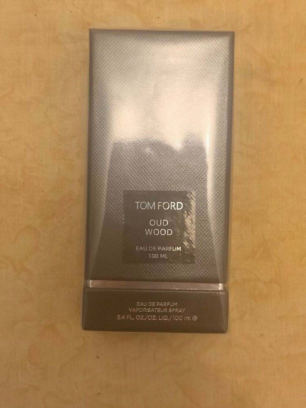 Tom Ford Oud Wood 100 ml €" Neuf sous blister d'origine, jamais ouvert. Remise en main propre possible ou envoi s&eacute;curis&eacute;. Prix : 250 € (&agrave; d&eacute;battre). 