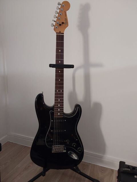 Guitare FENDER Stratocaster 1000 Crèvecœur-sur-l'Escaut (59)