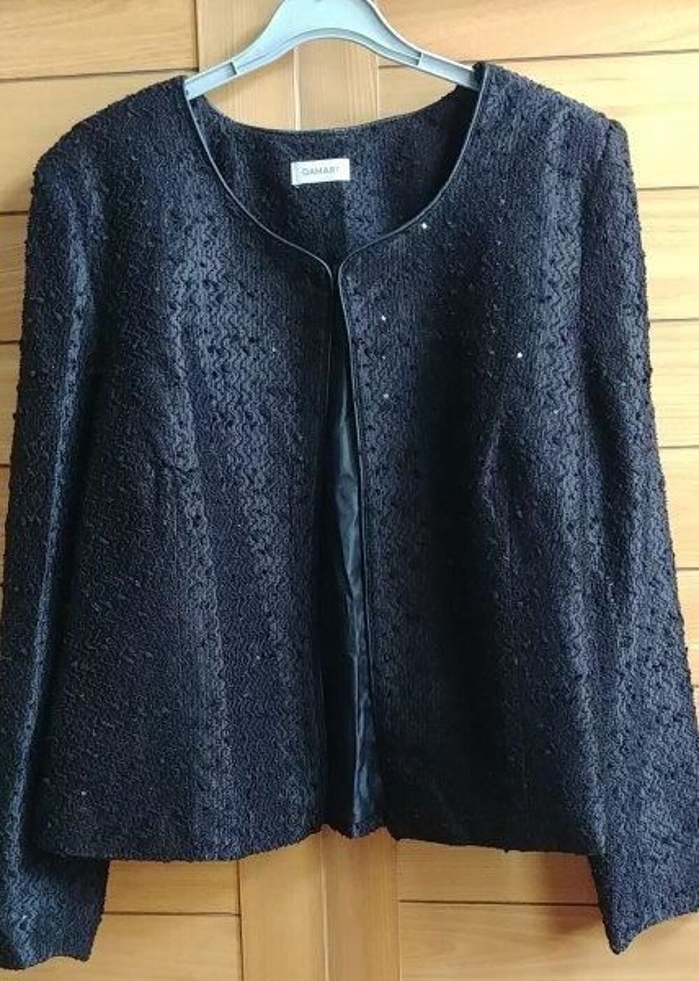 veste noire avec paillettes marque DAMART taille 48 Vêtements
