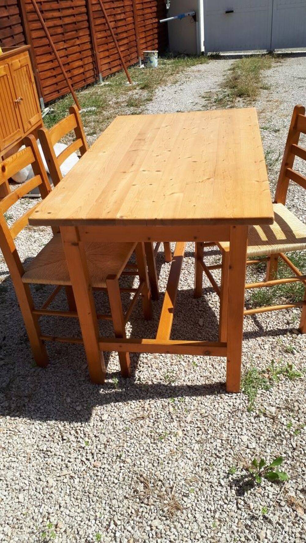 Table de cuisine avec 4 chaises Meubles