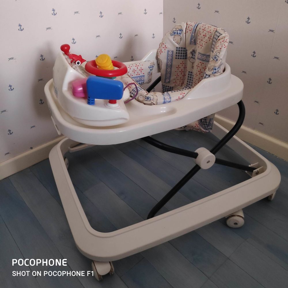 TROTTEUR ENFANT Puériculture