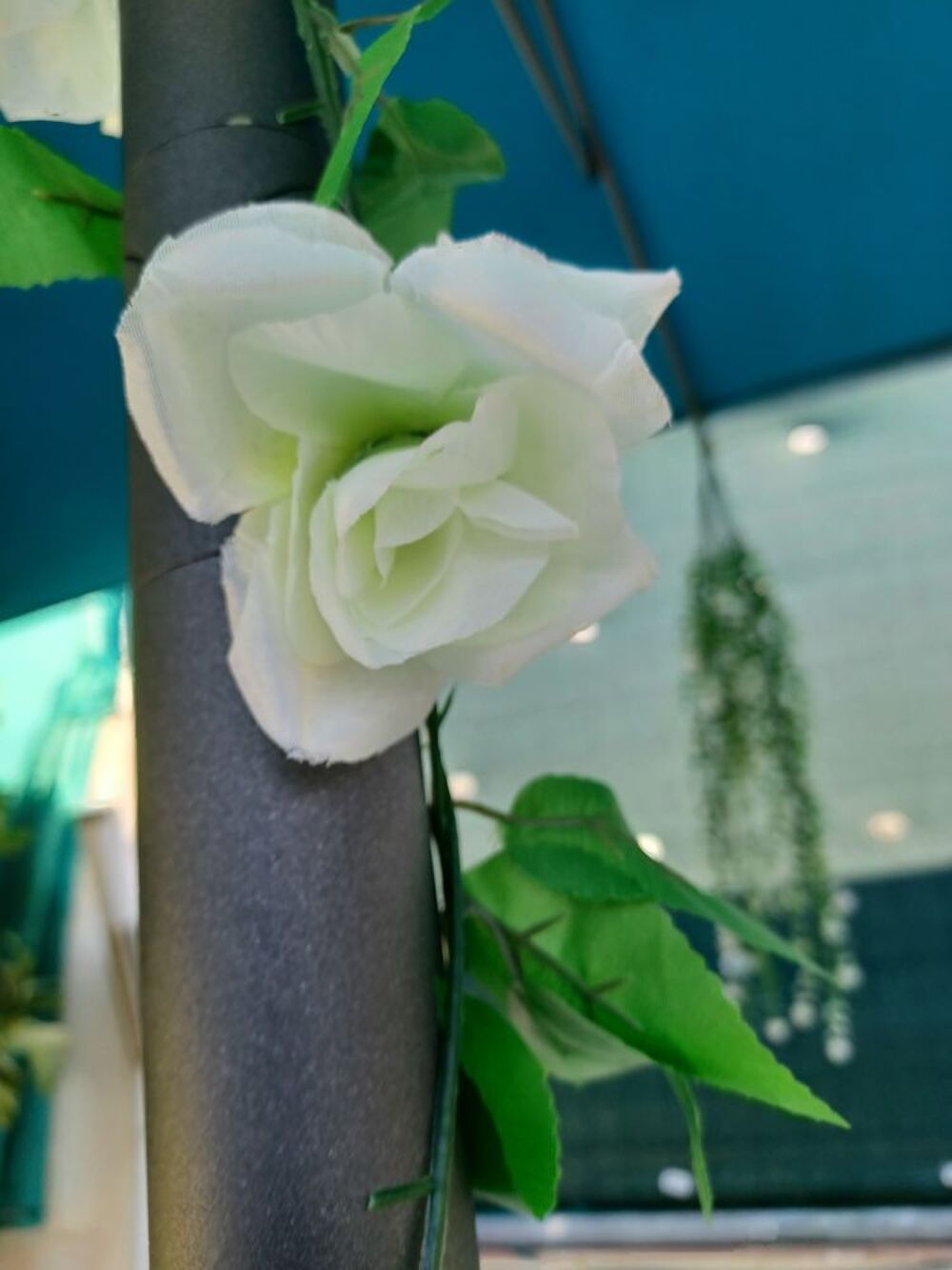 Lot de 58 pi&egrave;ces de guirlandes florales artificielles Décoration