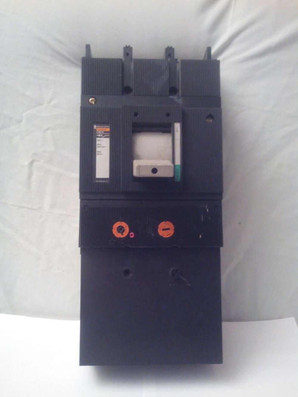 Disjoncteur Merlin Gerin C401N 3 poles 35KA Bricolage