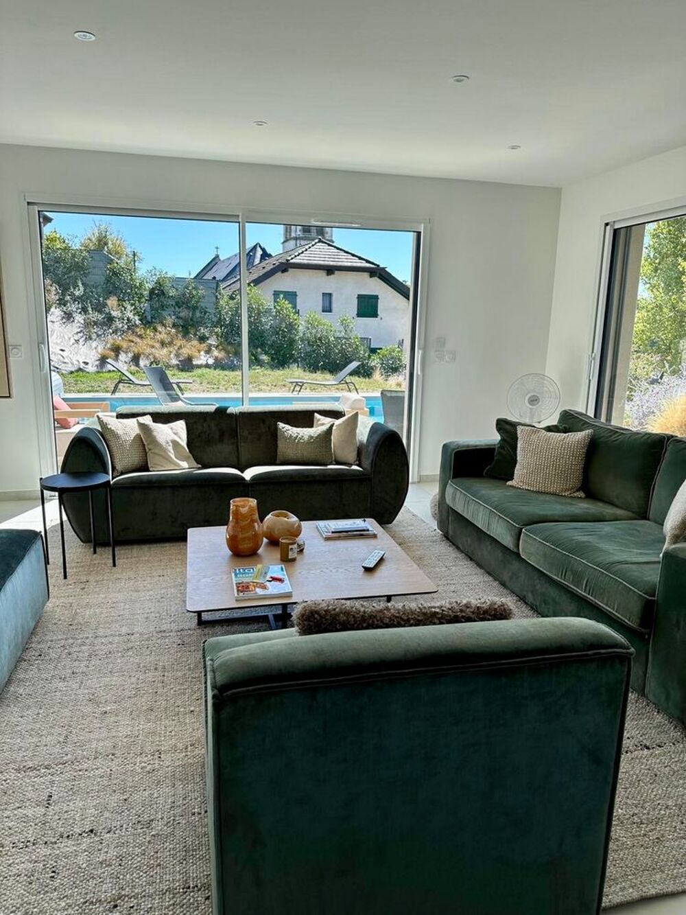 Location Maison Maison contemporaine avec piscine Saint-eusèbe