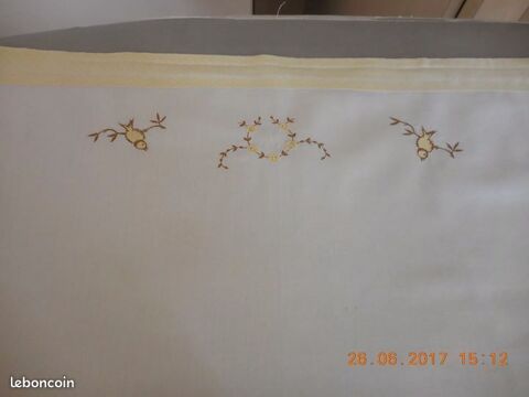 drap de berceau et son oreiller 4 Sète (34)